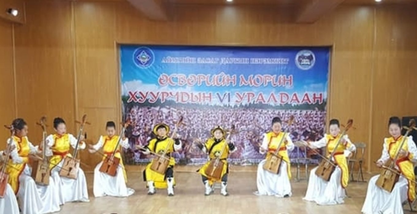 Өсвөрийн морин хуурчдын улсын уралдаан боллоо